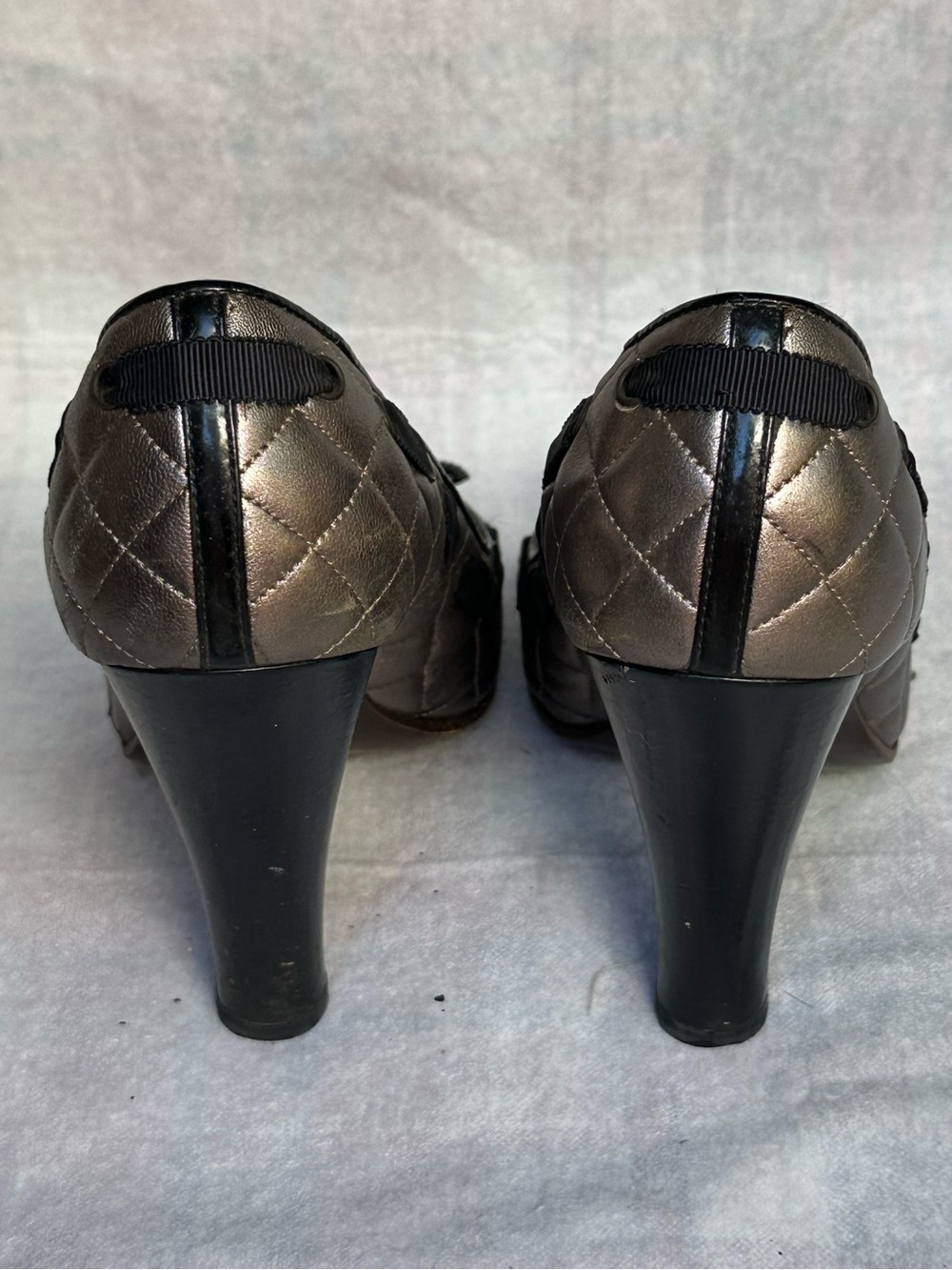 Marc Jacobs Metallic Silver Peep-Toe Bow Heels - Picture 3 of 4